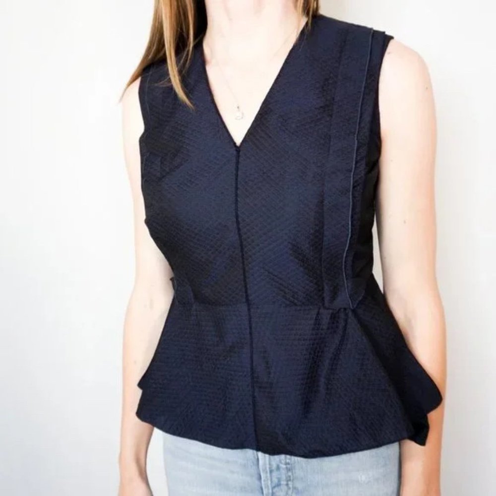 NWOT O'2nd dark blue/navy   sleeveless peplum blouse size 8